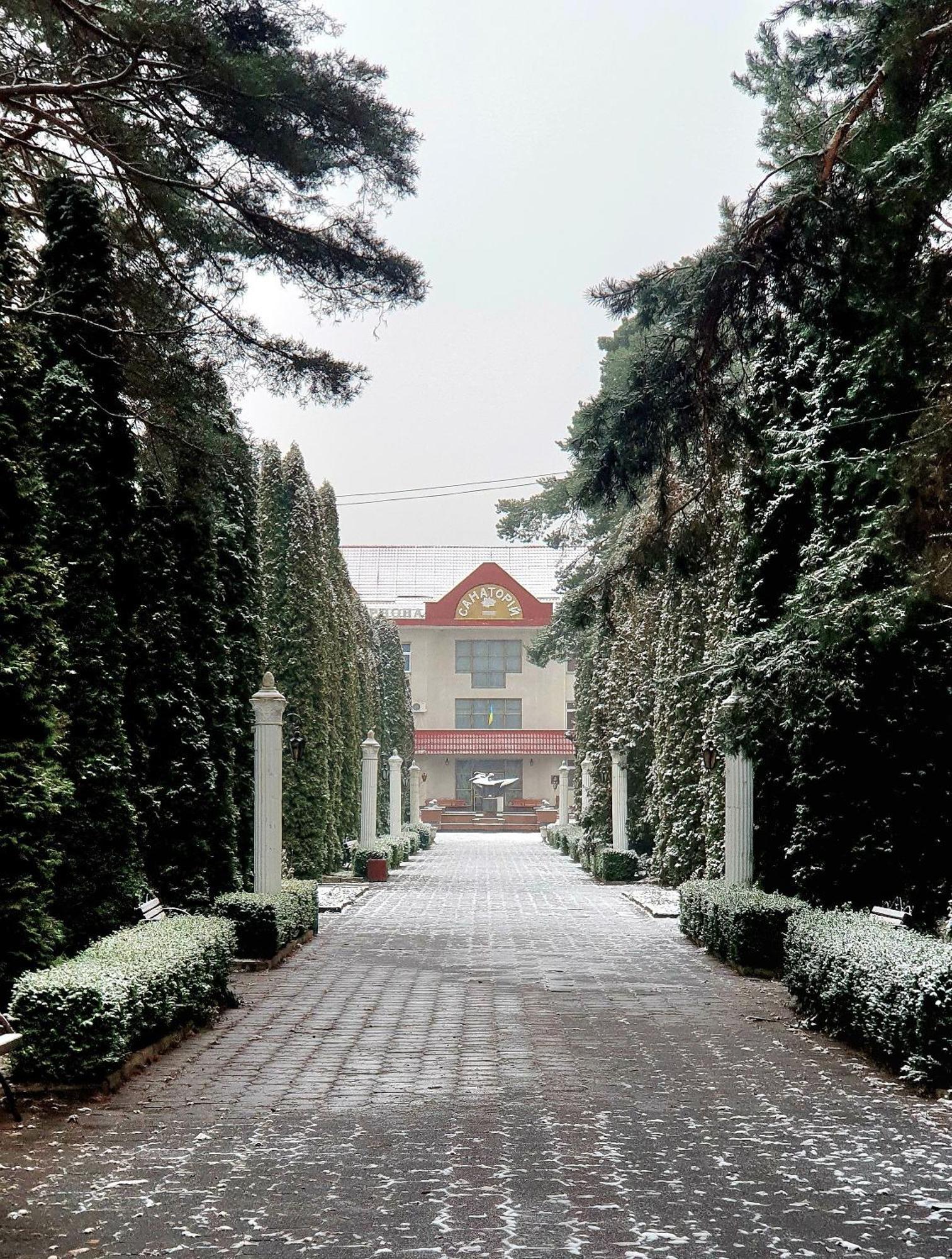 Санаторій Червона Калина Zhobryn Extérieur photo